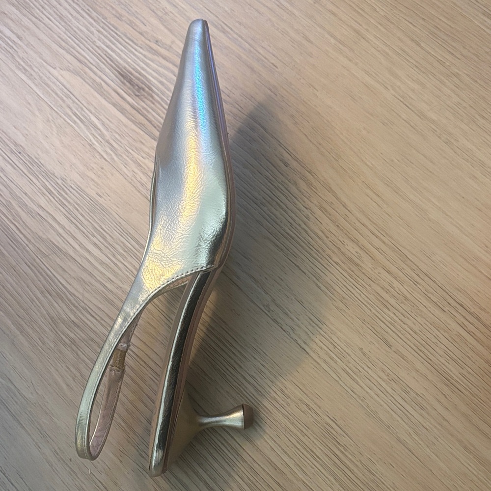 Chase + Chloe Metallic Gold Pointed Heels - Picture 3 of 3